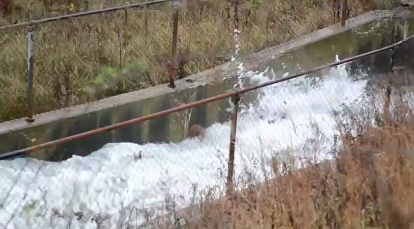 Apple Valley Lake Spillway Photo by Sam Miller